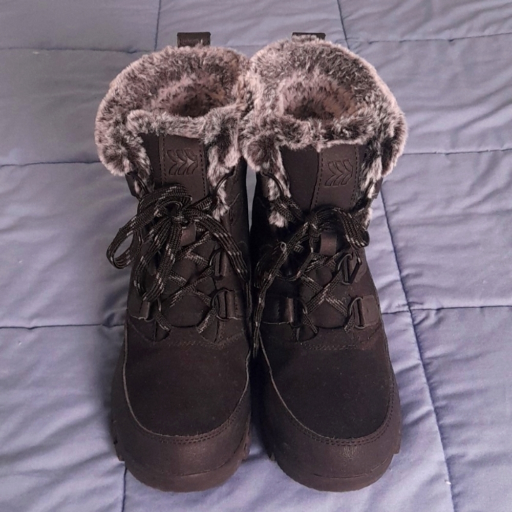Snow boots